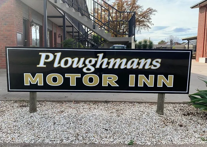 Ploughmans Motor Inn